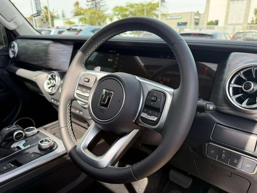 GWM Tank 300 2.4TD 9AT Luxury - Image 7