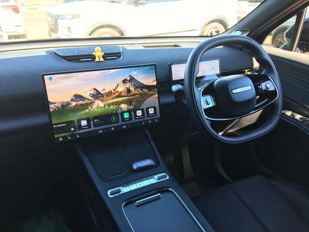 OMODA C7 1.5T SHS PHEV - Image 10