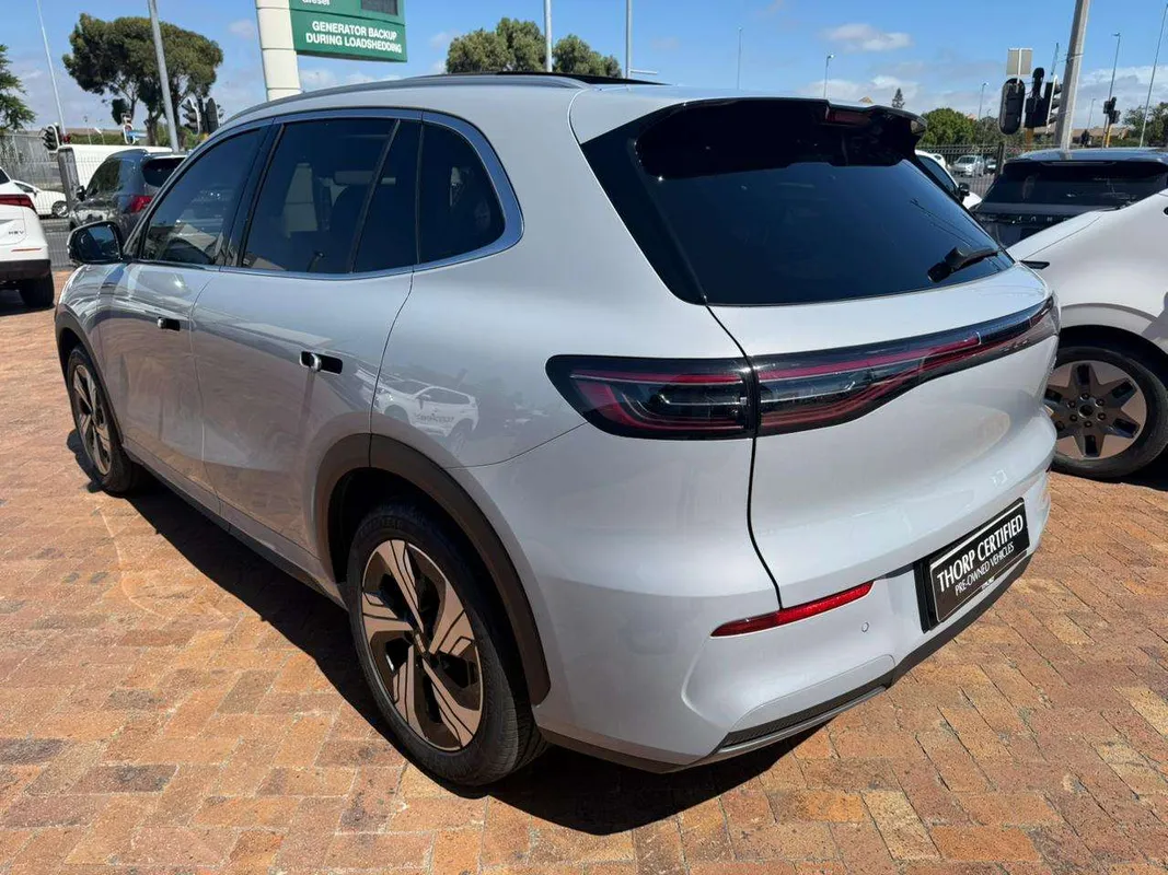 Geely E5 Apex - Image 5