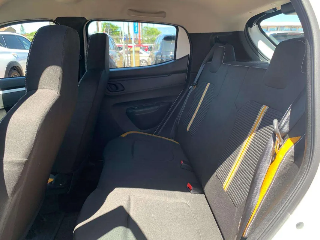 Renault Kwid 1.0l Climber AMT 5-Dr abs - Image 4