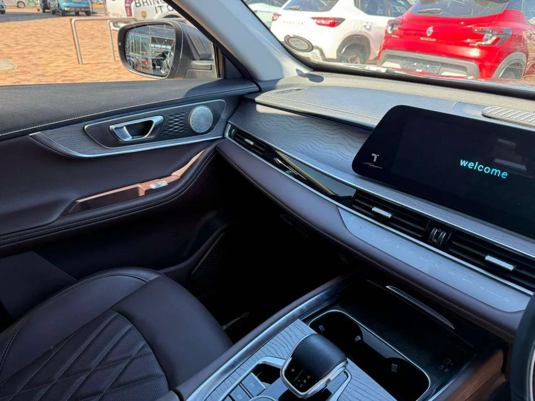 Chery Tiggo 8 Pro Max 2.0 TGDI Executive AWD DCT - Image 8