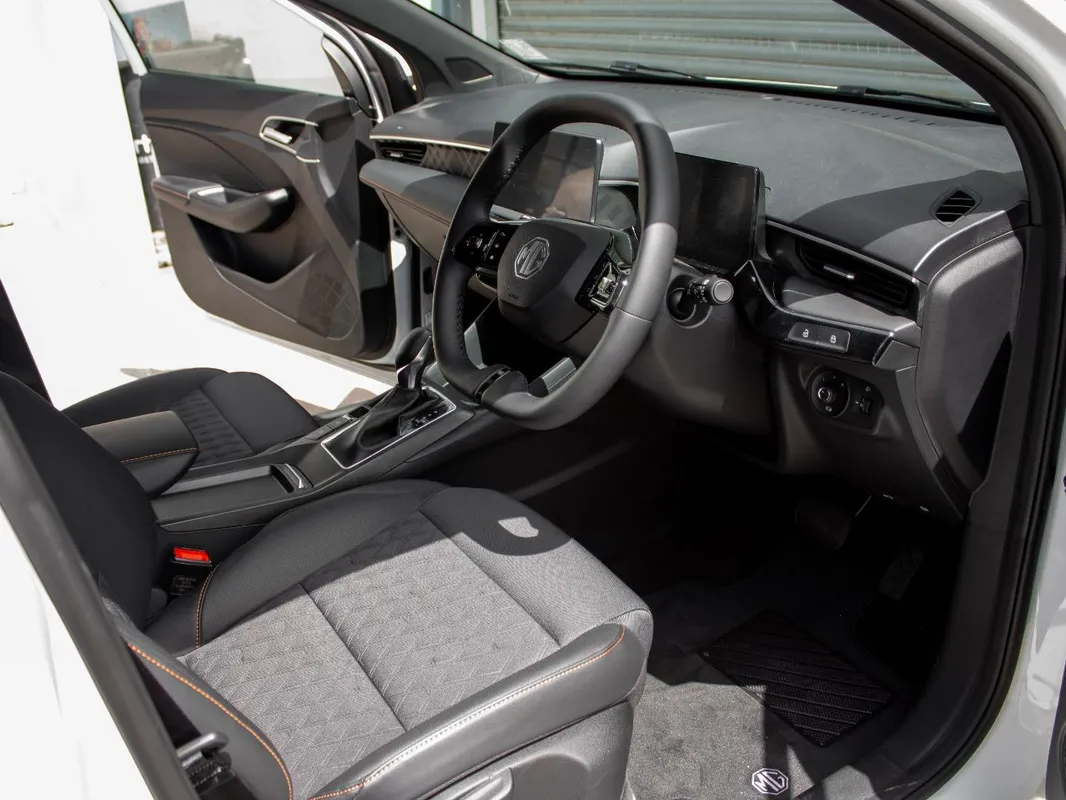 MG3 1.5L MT Comfort - Image 10