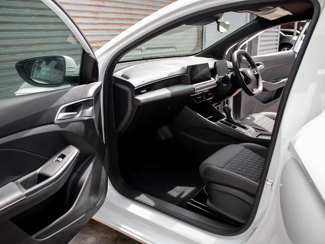 MG3 1.5L Hybrid+ - Image 10