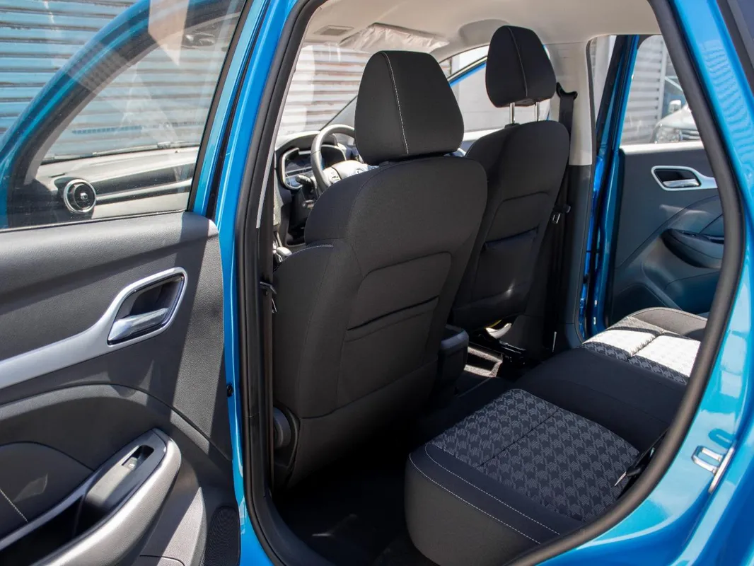 MG ZS 1.5L 4AT Luxury - Image 13