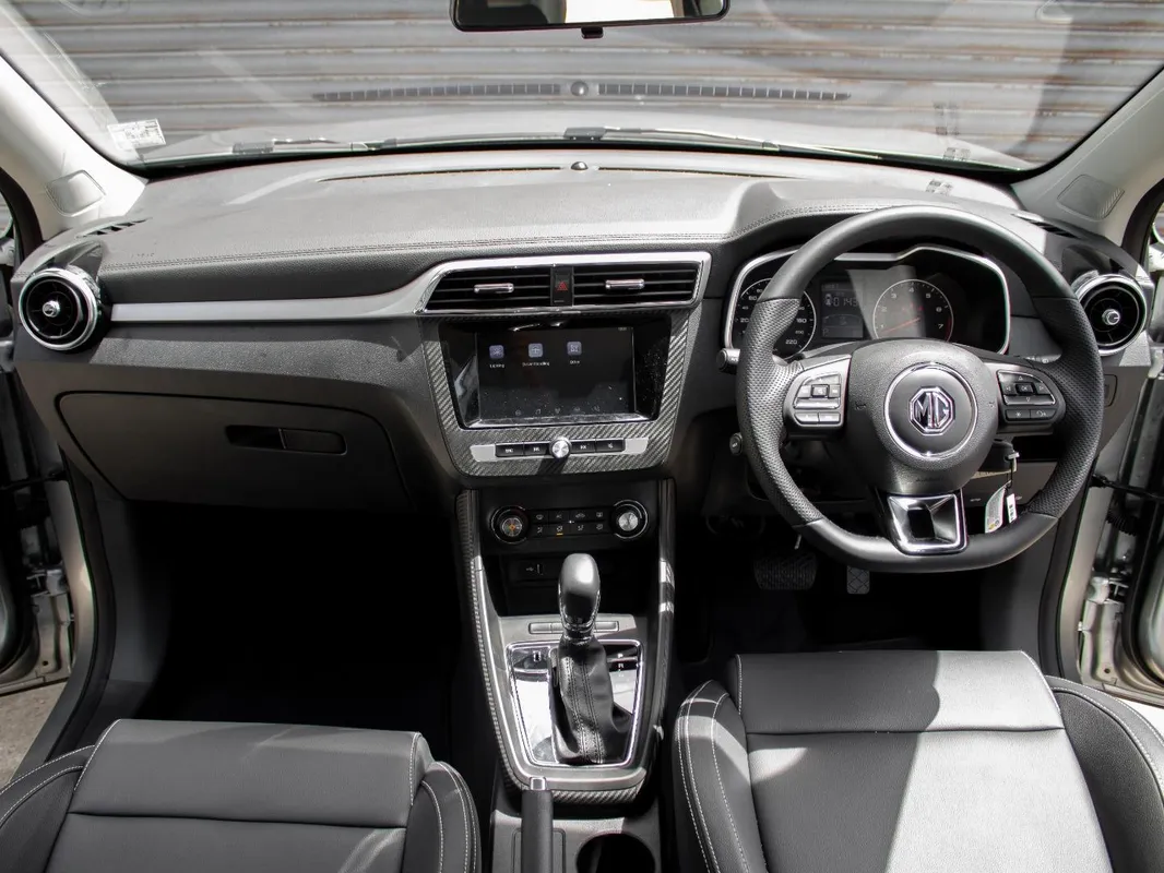 MG ZS 1.5L 4AT Luxury - Image 18