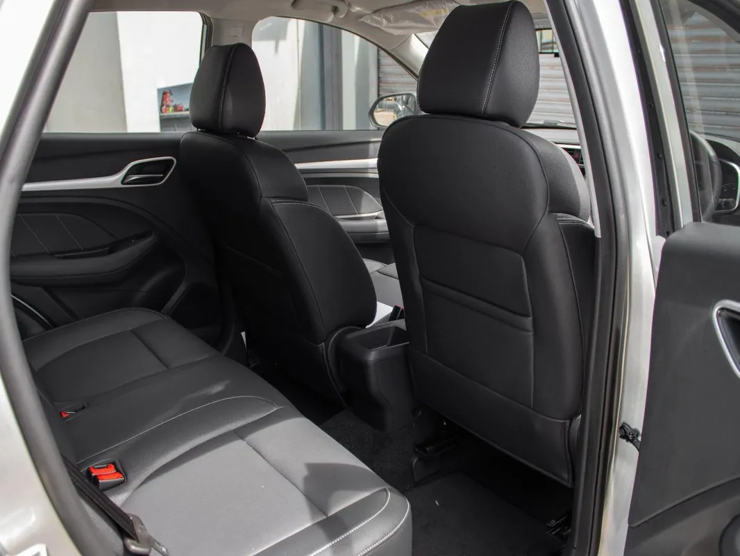 MG ZS 1.5L 4AT Luxury - Image 20