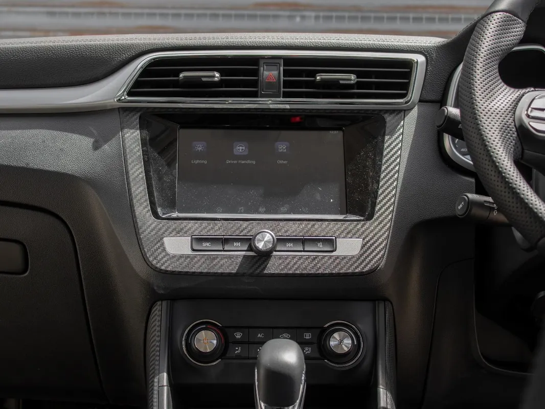 MG ZS 1.5L 4AT Luxury - Image 22