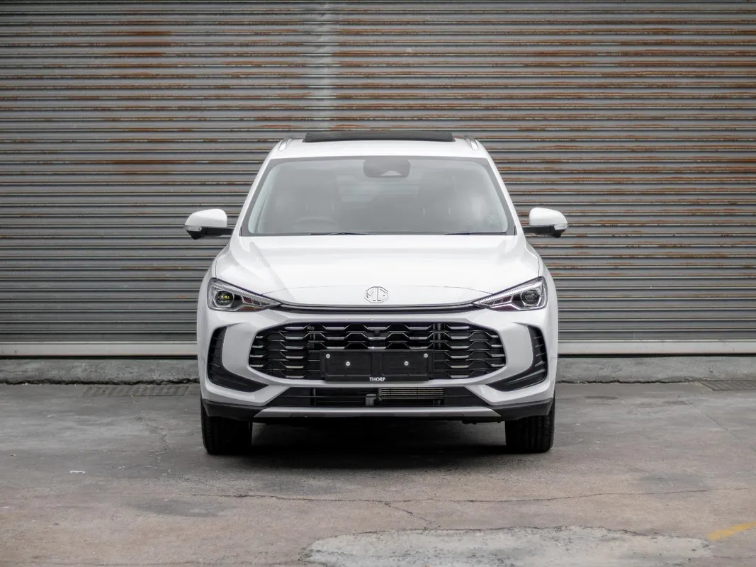 MG ZS Pro 1.5T CVT Luxury - Image 2