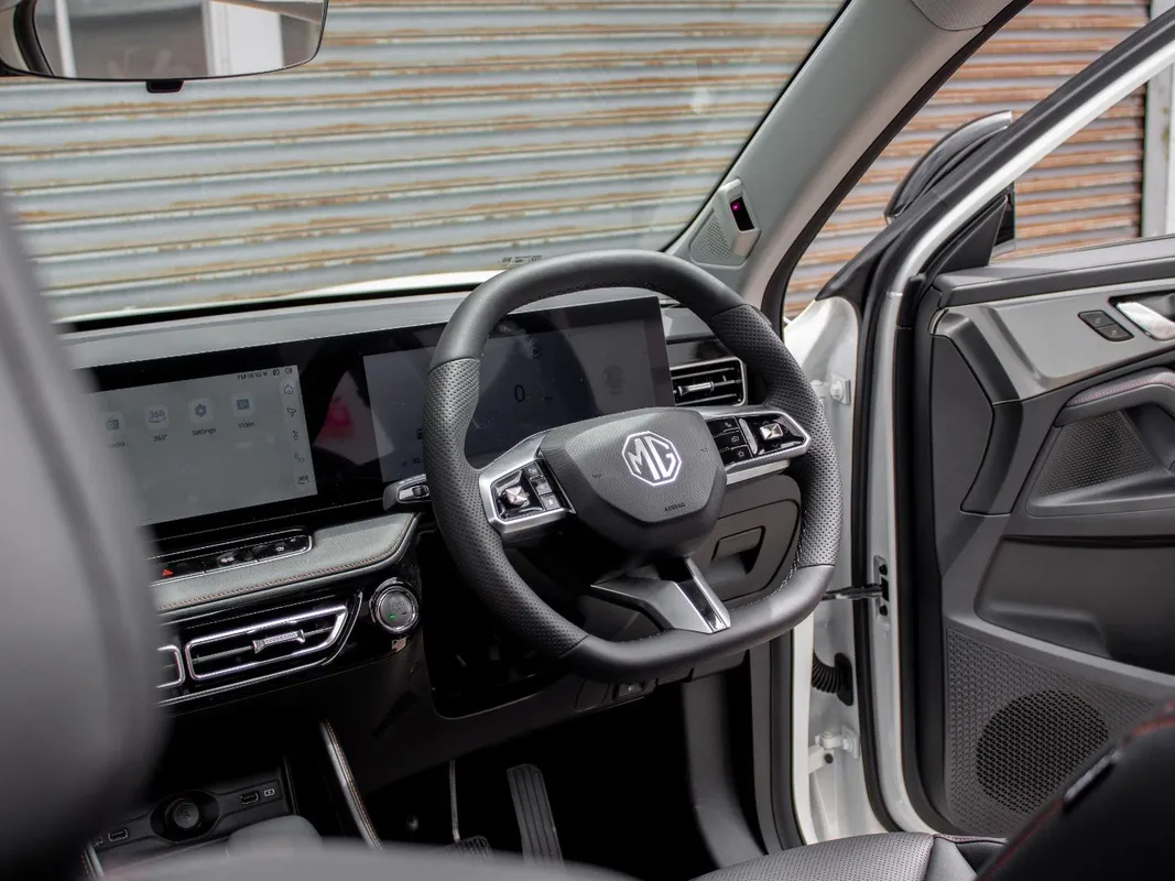 MG HS 1.5T DCT Comfort - Image 11