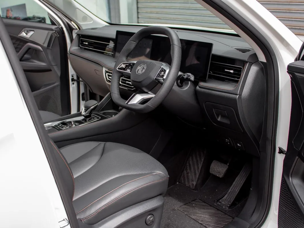 MG HS 1.5T DCT Luxury - Image 16