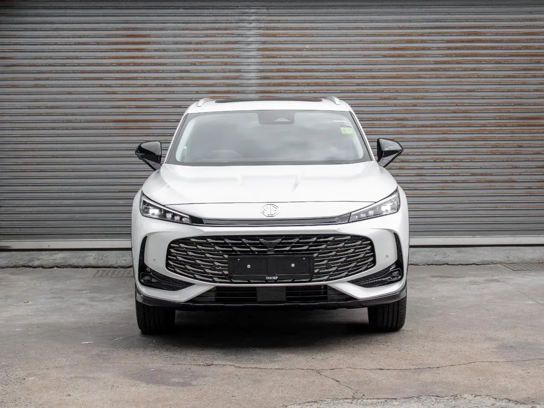 MG HS 2.0T AT Comfort - Image 2