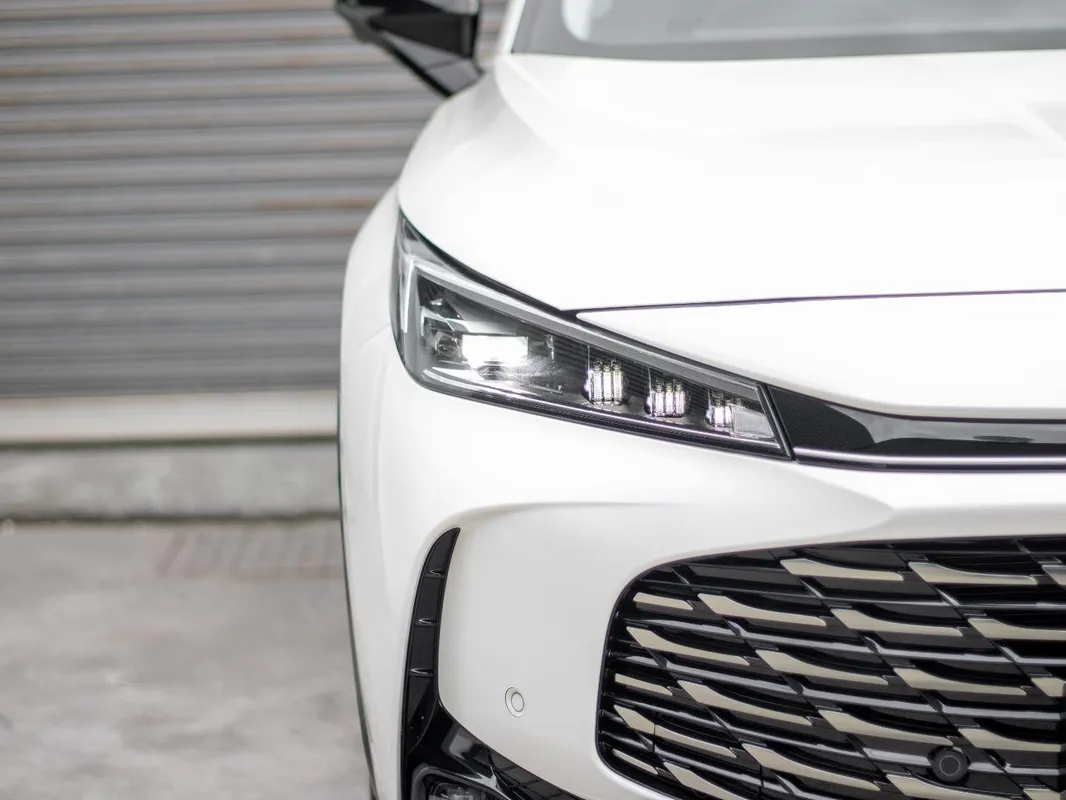 MG HS 2.0T AT Comfort - Image 3