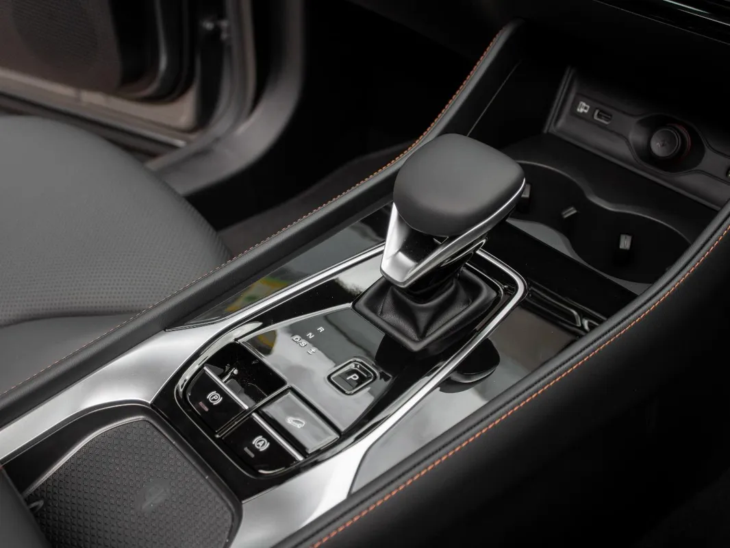 MG HS 2.0T AT Comfort - Image 11