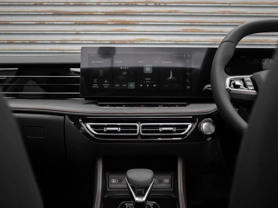 MG HS 2.0T AT Comfort - Image 13