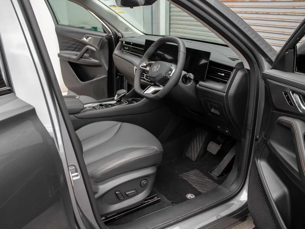 MG HS 2.0T AT Comfort - Image 16