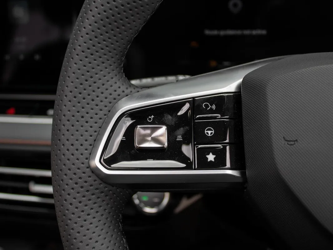 MG HS 2.0T AT Comfort - Image 18