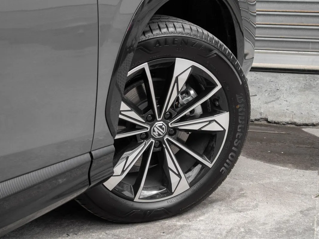 MG HS 2.0T AT Comfort - Image 9