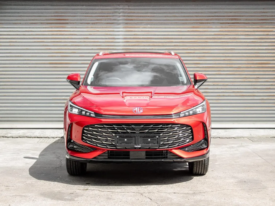 MG HS 2.0T AT Comfort - Image 2