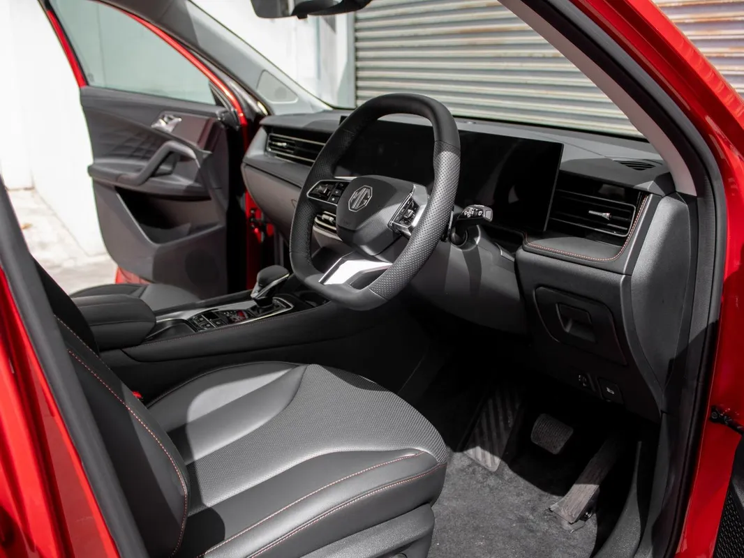 MG HS 2.0T AT Comfort - Image 15