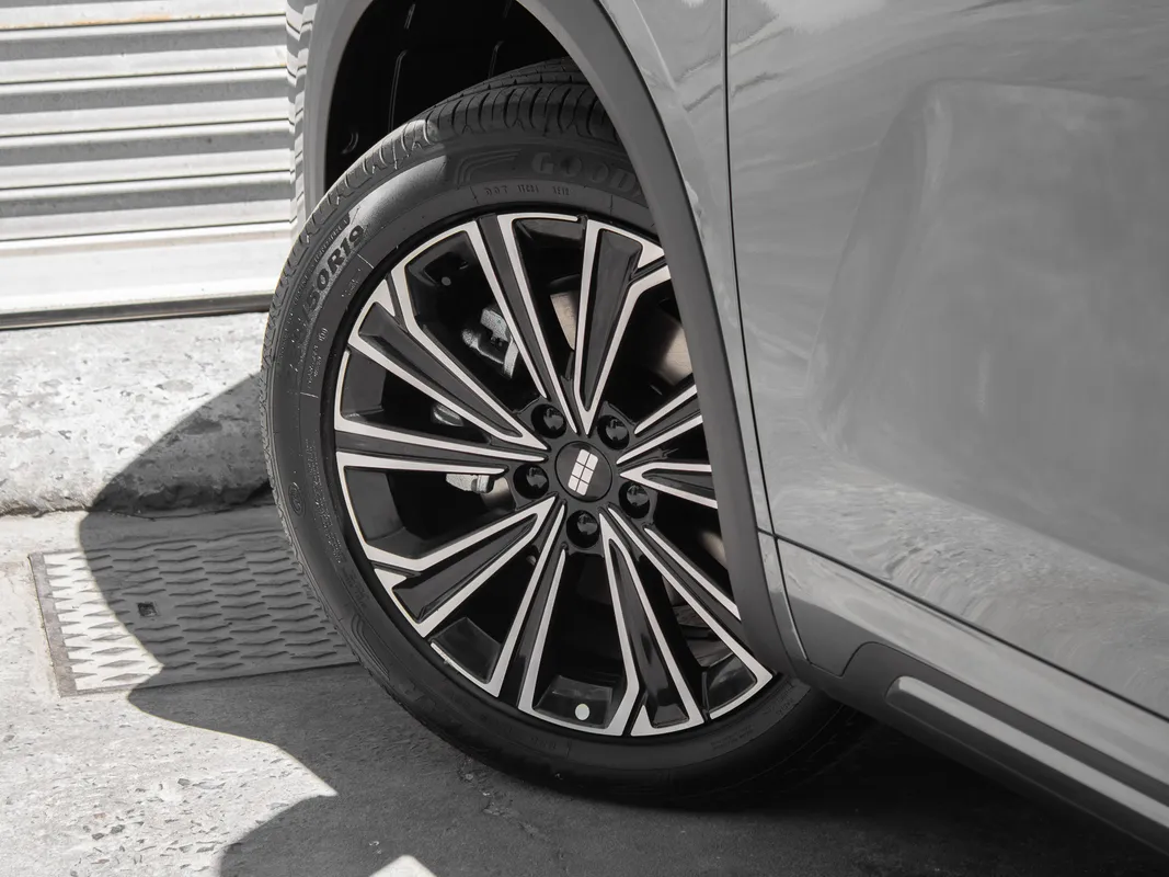 Geely E5 EM-i Aspire - Image 20