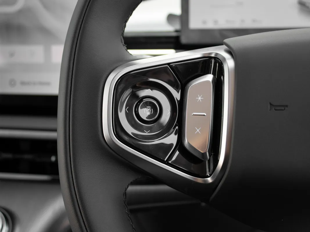 Geely E5 EM-i Apex - Image 9