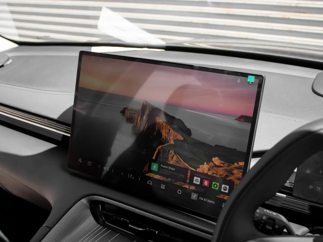 Geely E5 EM-i Apex - Image 12