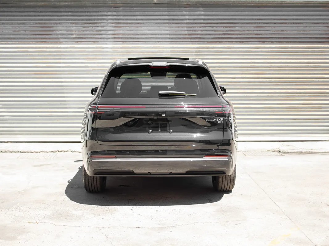 Geely E5 EM-i Apex - Image 6