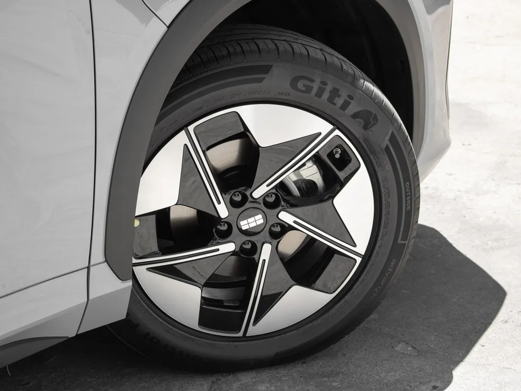 Geely E5 Aspire - Image 4