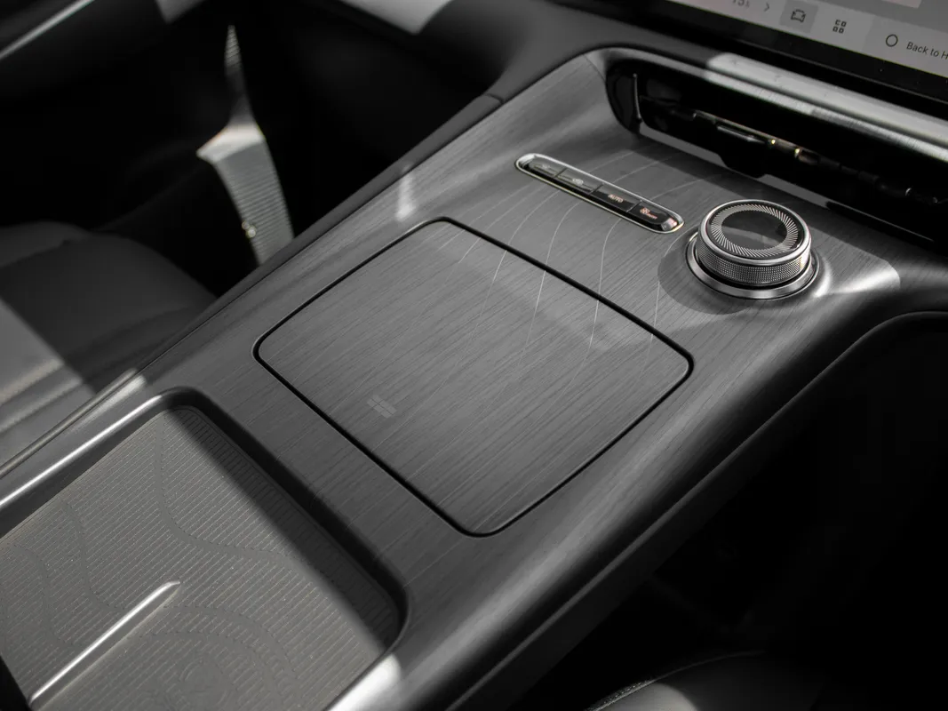 Geely E5 Aspire - Image 12