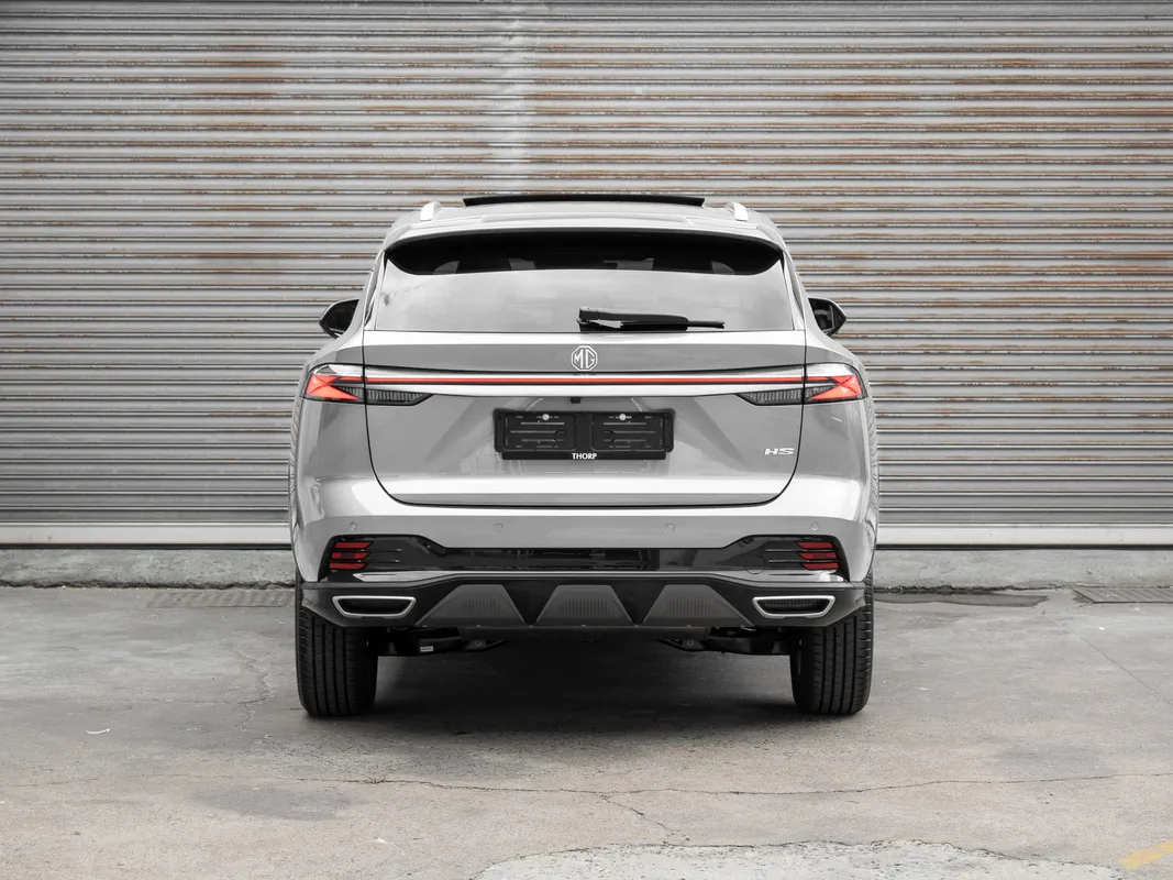 MG HS 2.0T AT Luxury - Image 2