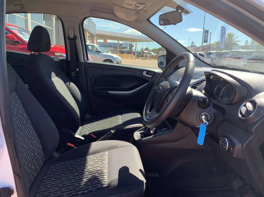 Ford Figo sedan 1.5 Trend - Image 8