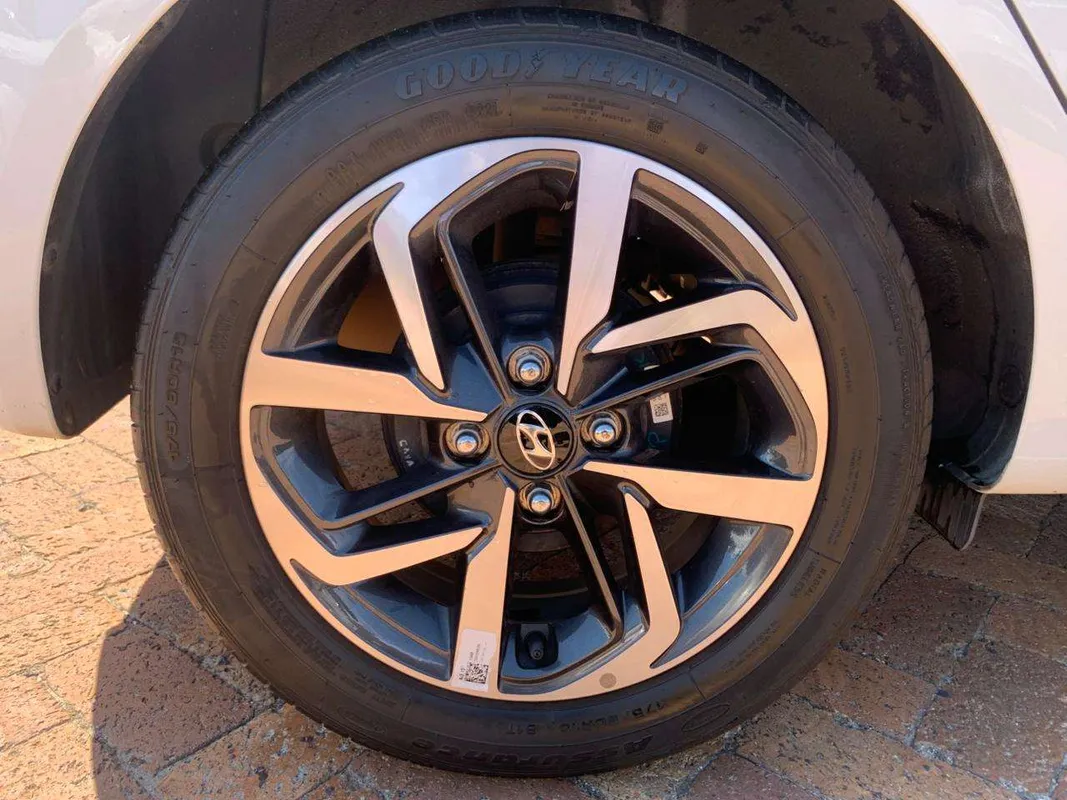 Hyundai Grand i10 1.2 Fluid - Image 6