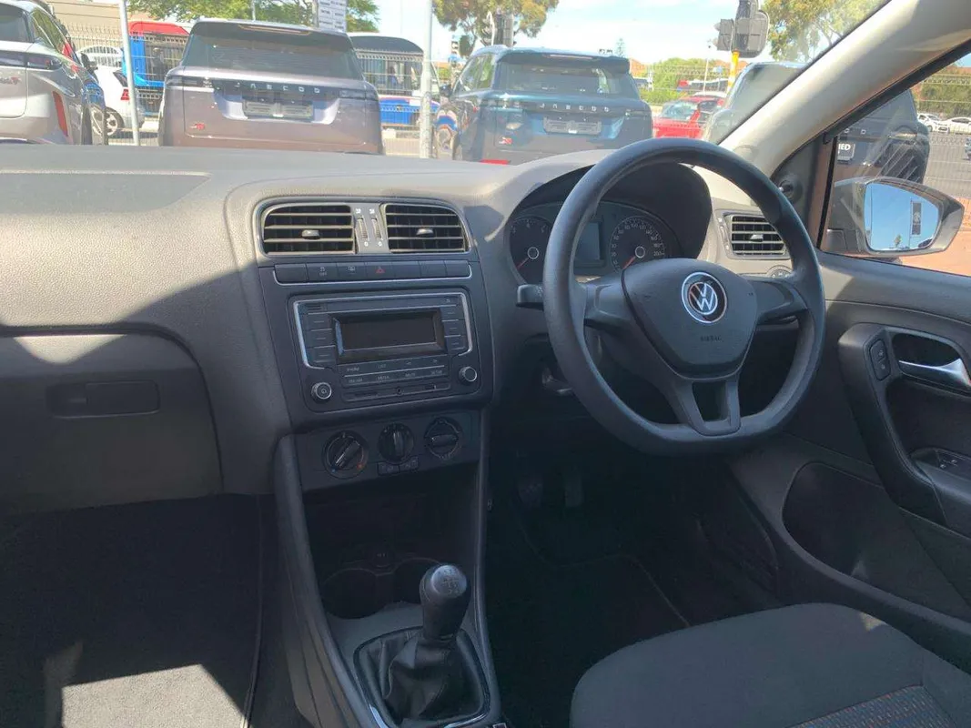 Volkswagen Polo Vivo hatch 1.4 Trendline - Image 9