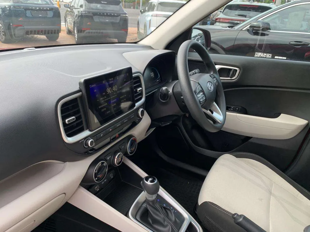 Hyundai Venue 1.0 TGDI Motion DCT - Image 9