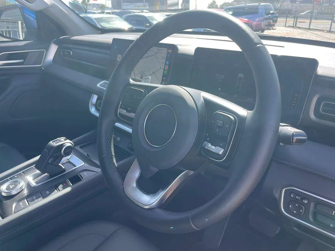 GWM P300 2.4TD LS 4X4 9AT - Image 14