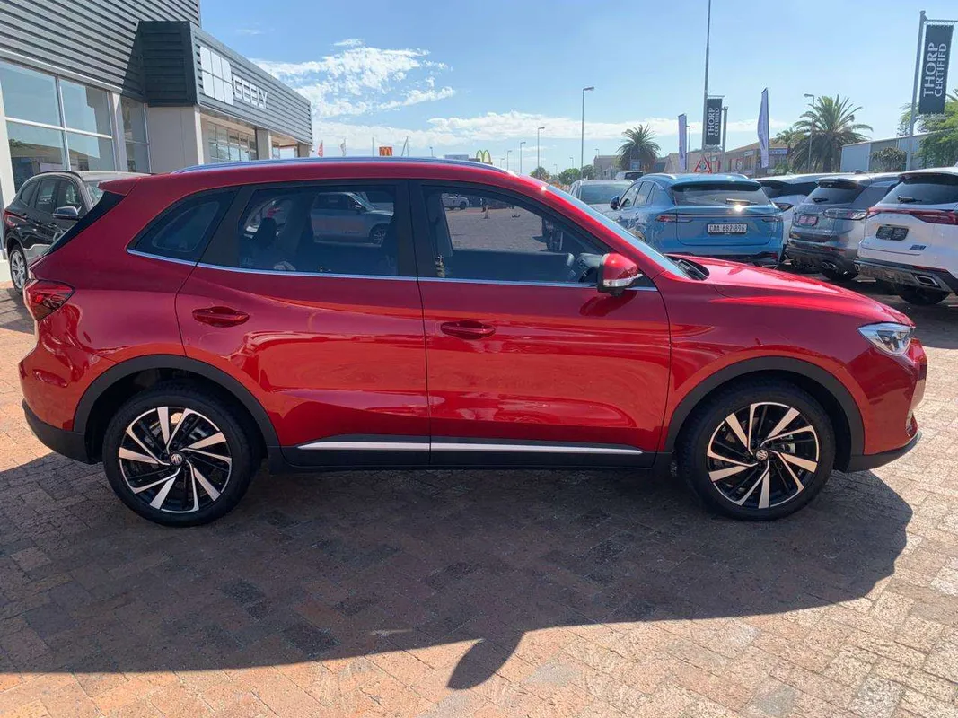 MG ZS Pro 1.5T CVT Luxury - Image 2