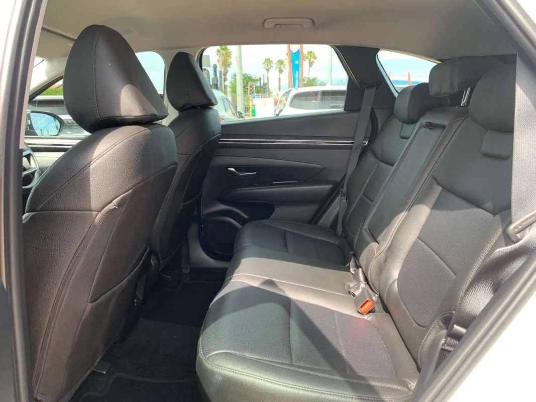 Hyundai Tucson 2.0 Premium Auto - Image 8