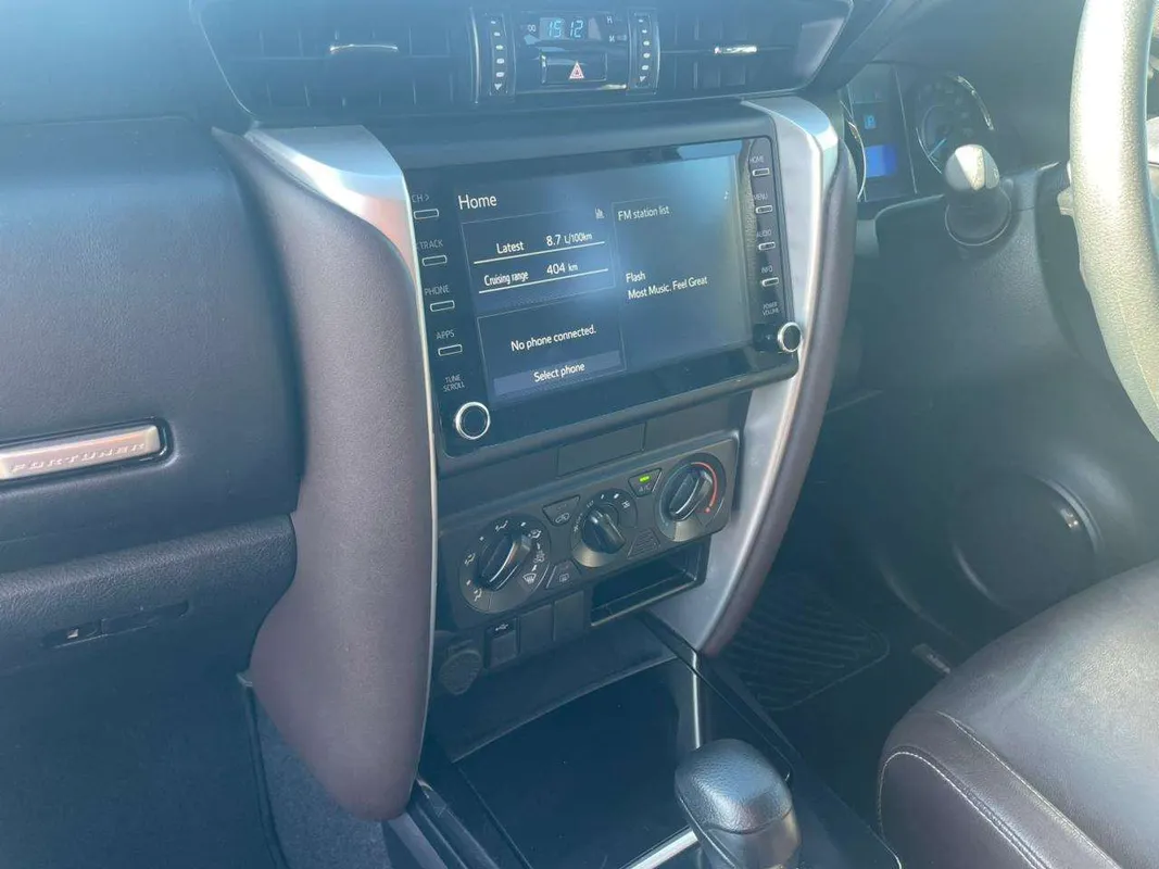 Toyota Fortuner 2.4GD-6 R/B A/T - Image 13