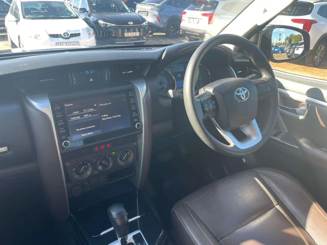Toyota Fortuner 2.4GD-6 R/B A/T - Image 15