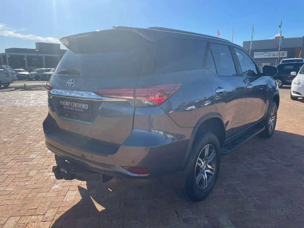 Toyota Fortuner 2.4GD-6 R/B A/T - Image 7