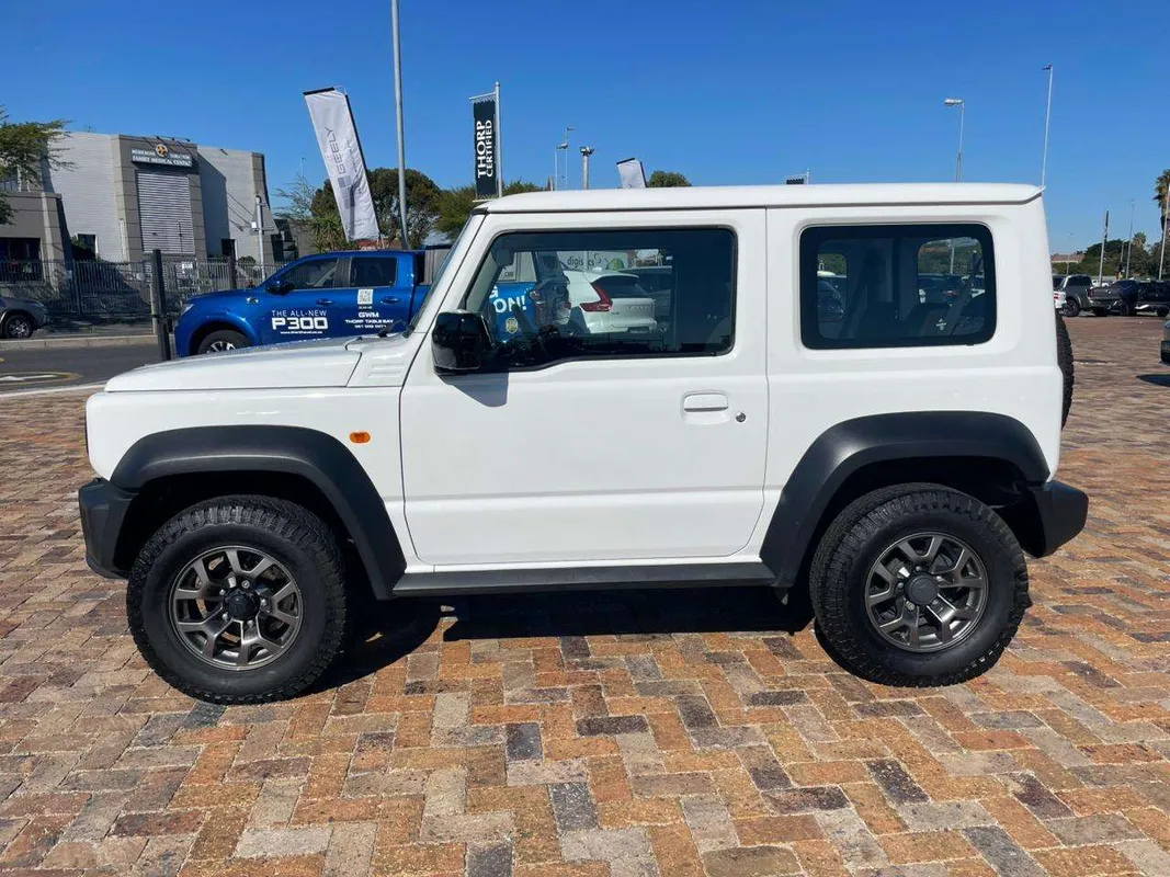 Suzuki Jimny 1.5 GLX AT - Image 4