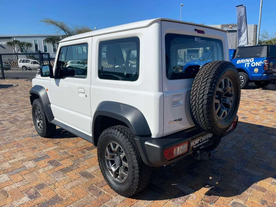 Suzuki Jimny 1.5 GLX AT - Image 5