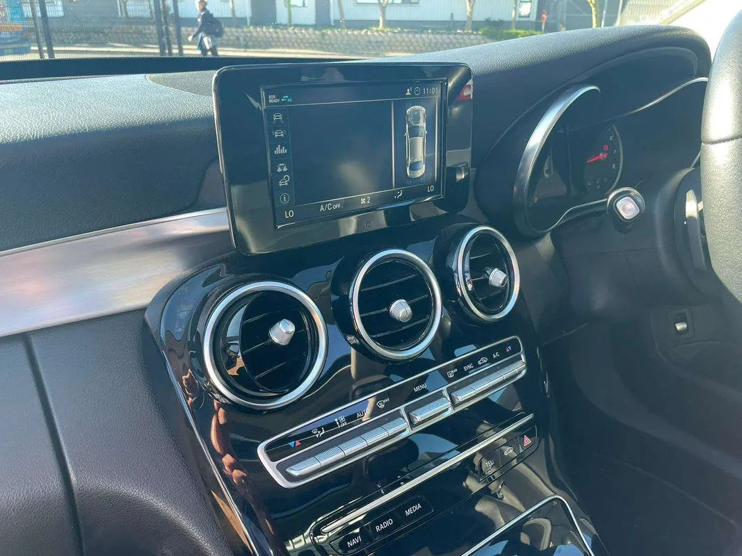 Mercedes-Benz C180 A/T - Image 14