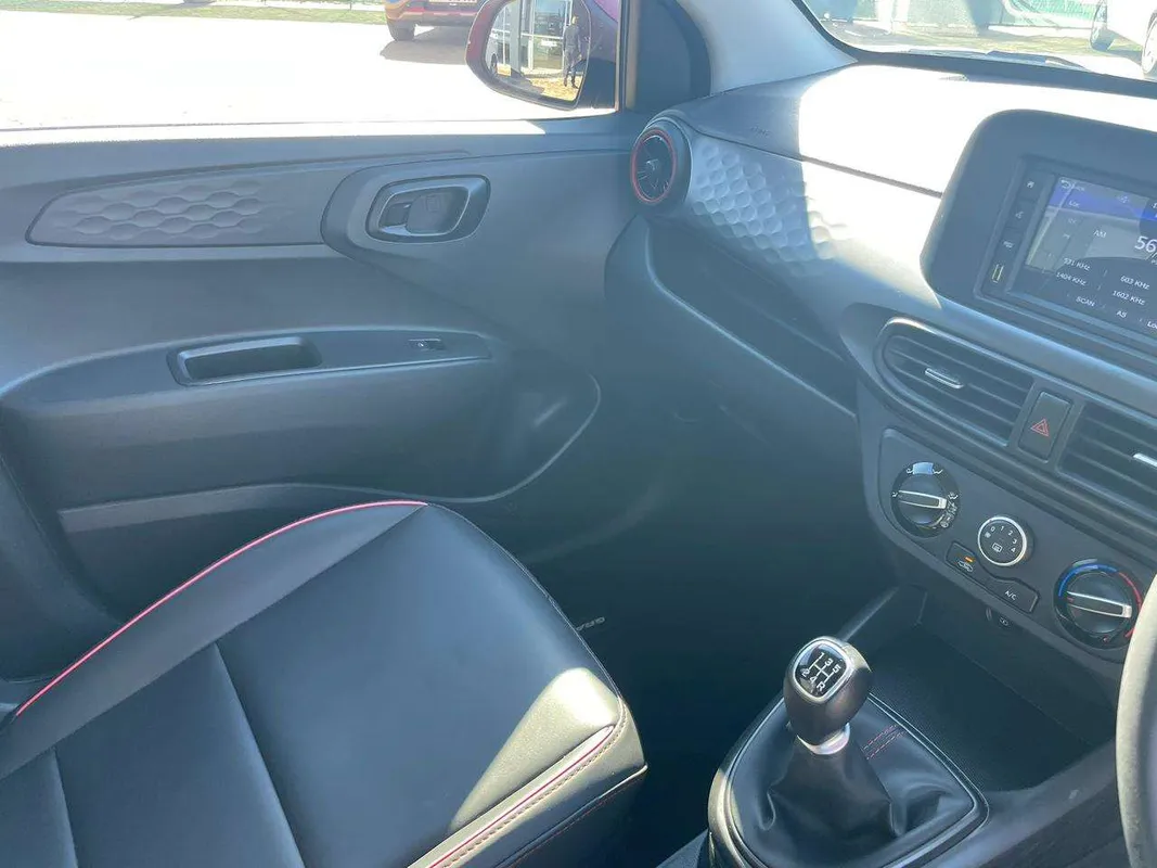 Hyundai Grand i10 1.0 Fluid - Image 12