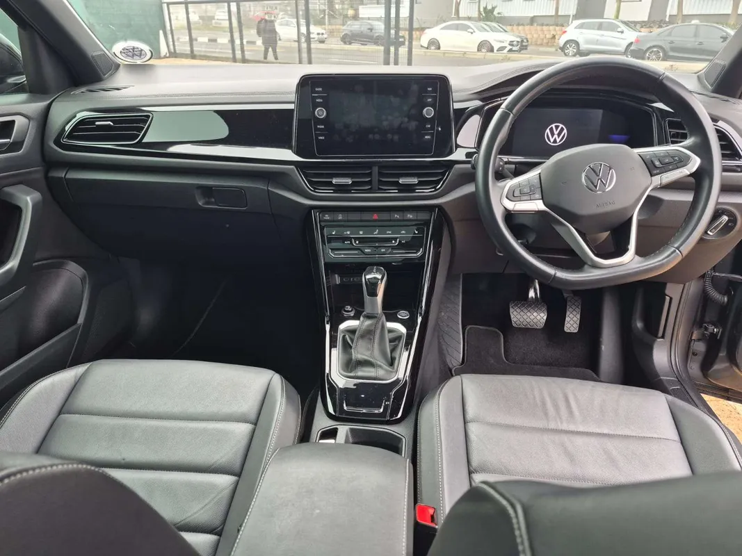 Volkswagen T-Roc 1.4 TSI Design Tiptronic - Image 13