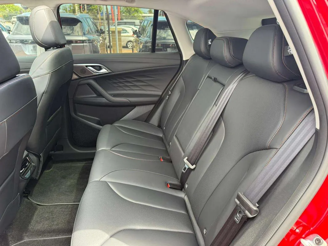 MG HS 2.0T AT Luxury - Image 14