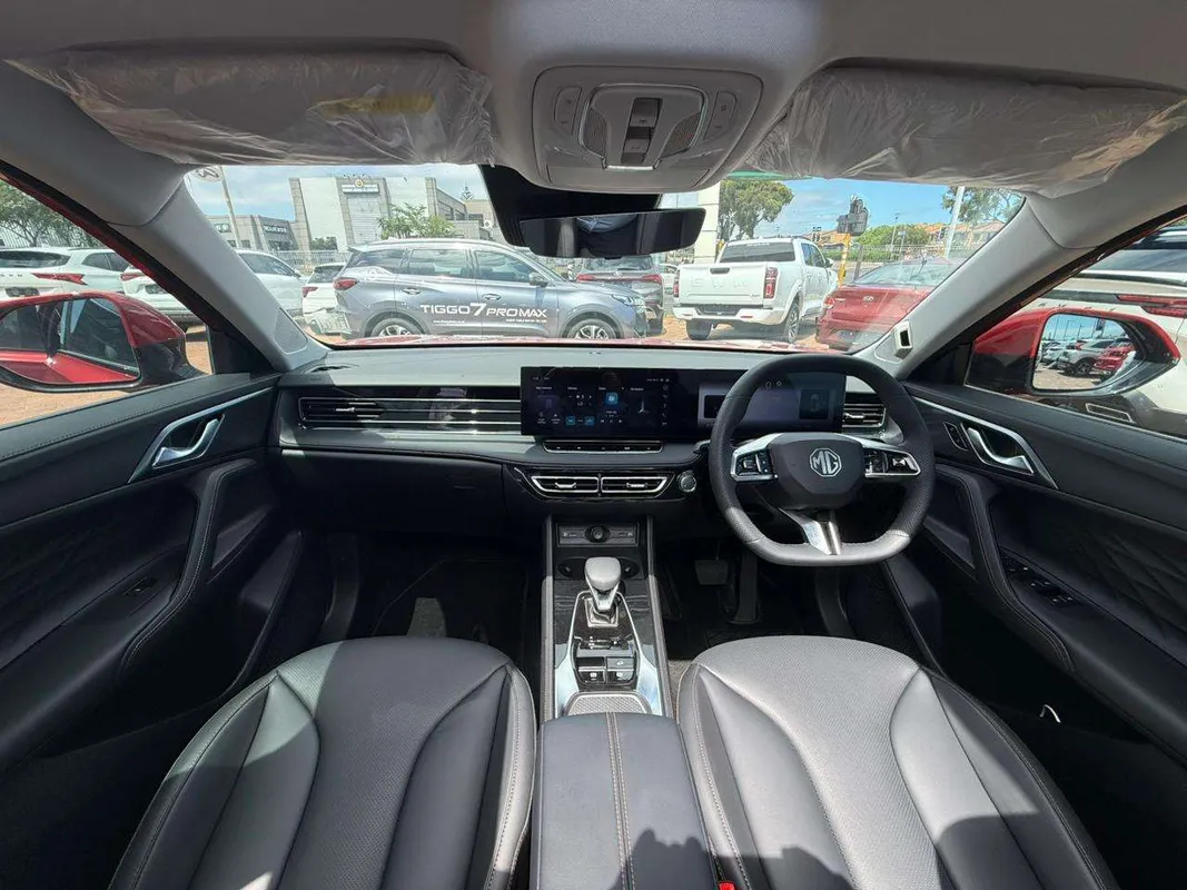 MG HS 2.0T AT Luxury - Image 16