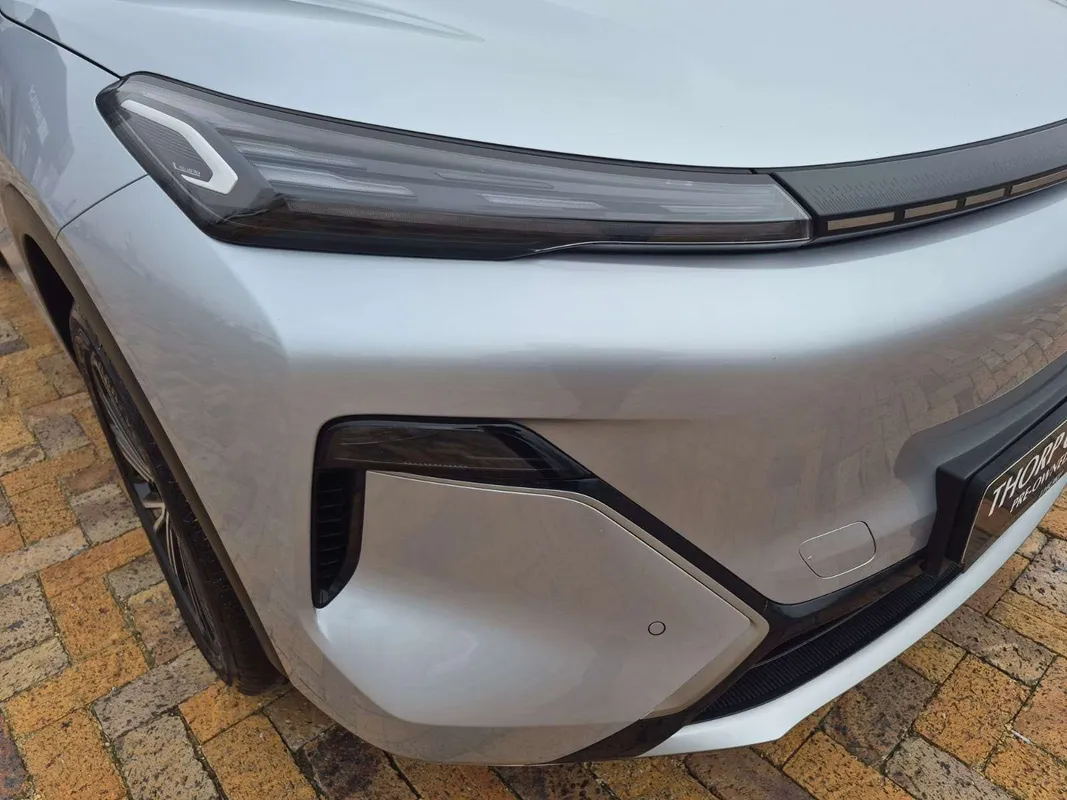 Geely E5 EM-i Apex - Image 2