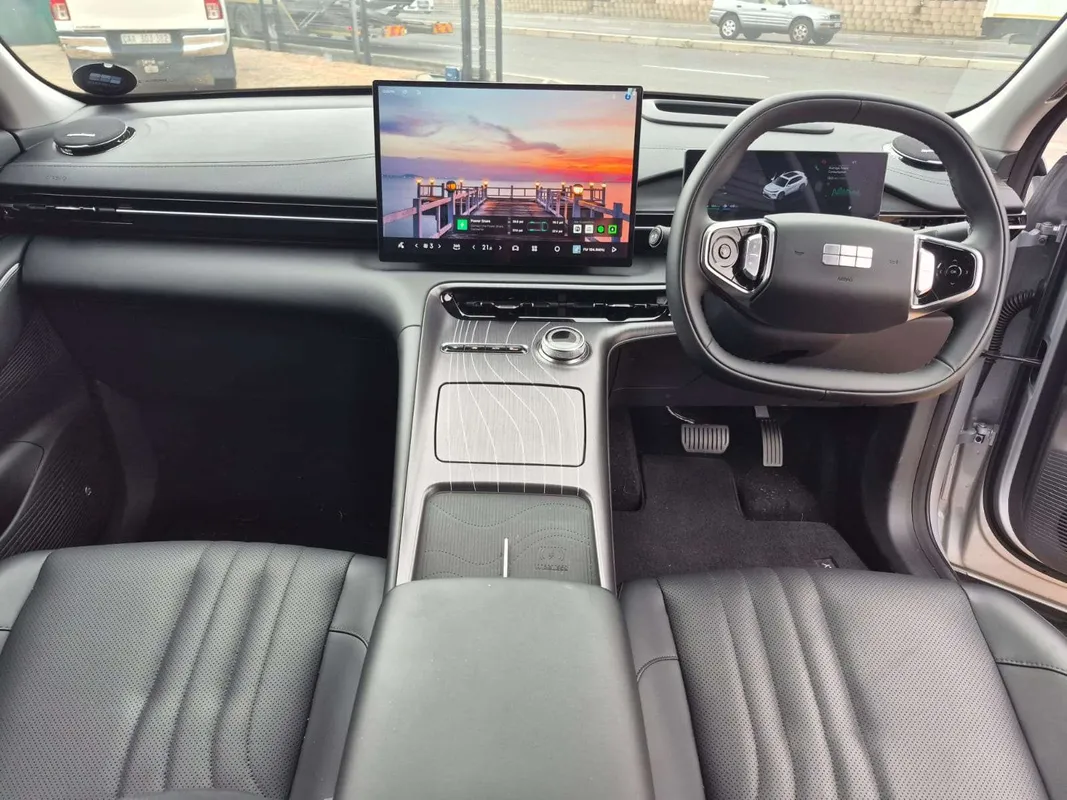 Geely E5 EM-i Apex - Image 13