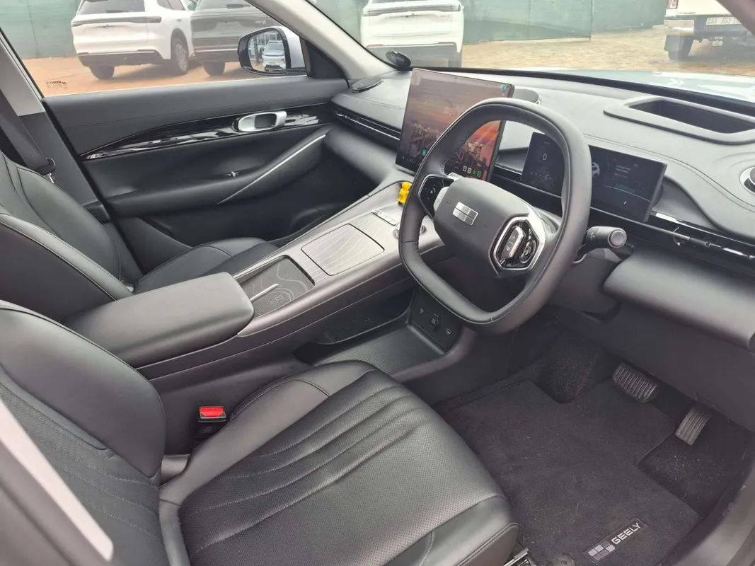 Geely E5 EM-i Apex - Image 12